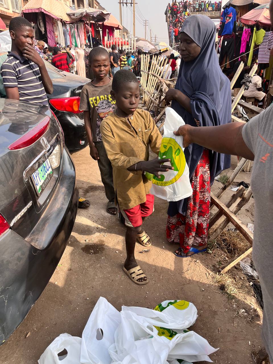 Nigeria — Feeding the youth
