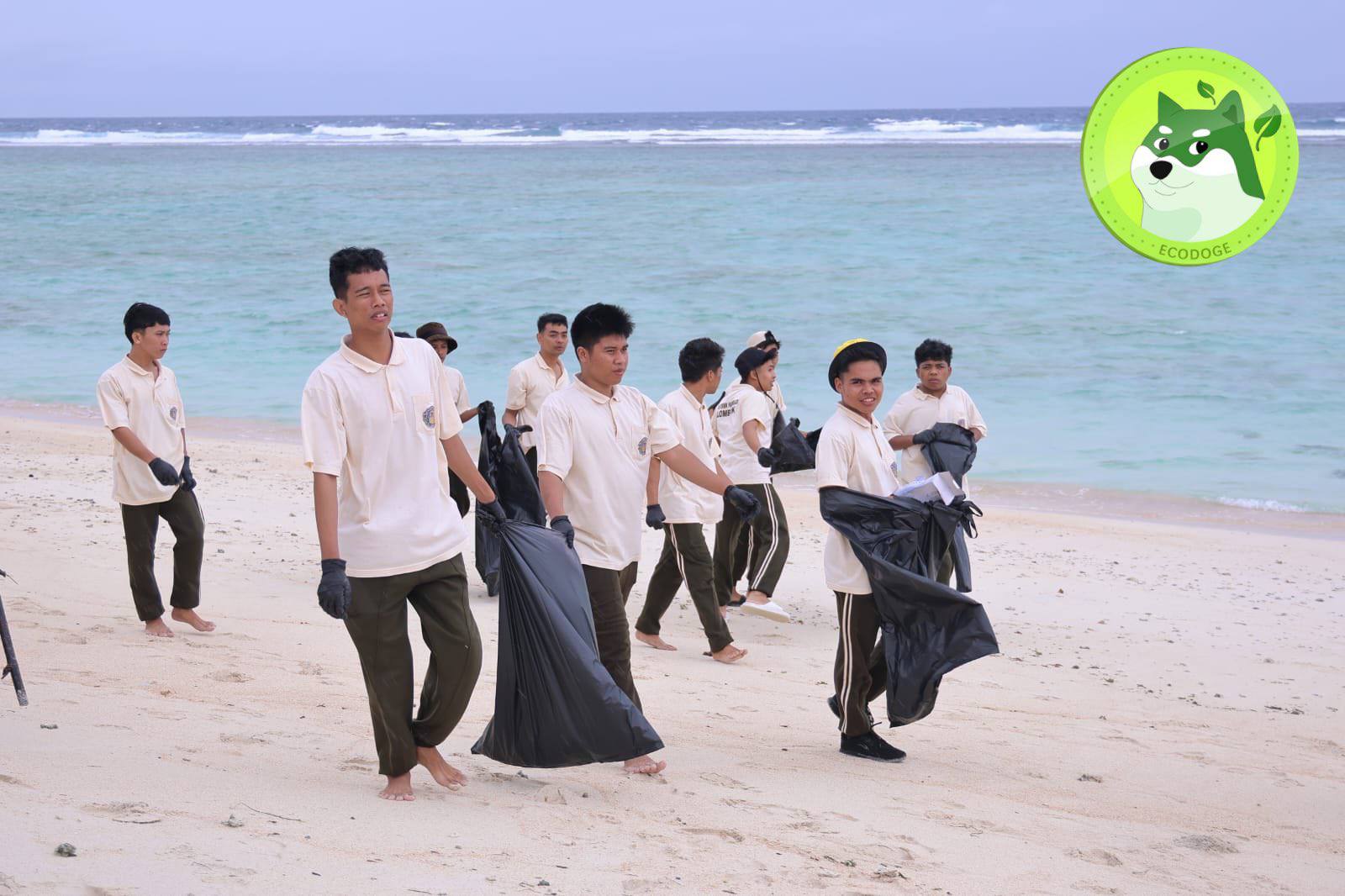 Beach cleanup — Indonesia